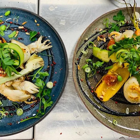 Le Sens Six Bed & Breakfast 4*