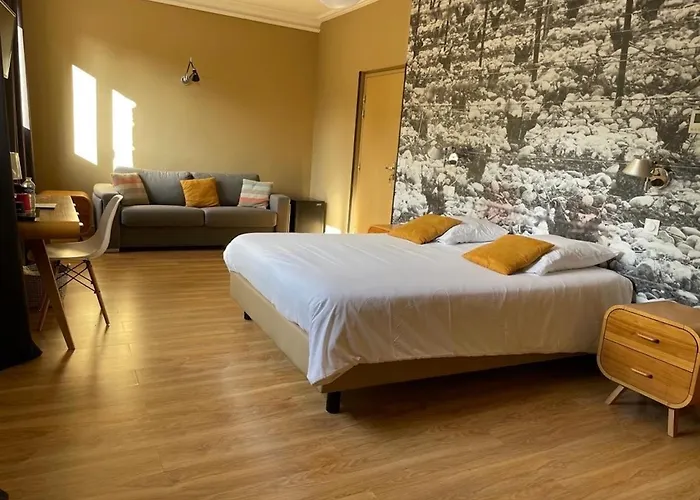 فندق مبيت وإفطار Le Sens Six 4*